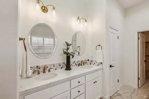 Bath - 1332 Jones St, Sonoma, CA 95476 photo 4 of 10