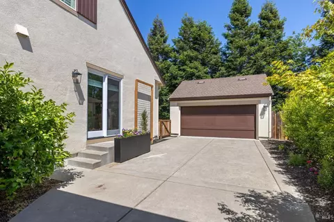 Exterior - 1332 Jones St, Sonoma, CA 95476 photo 8 of 24