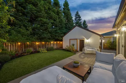 Exterior - 1332 Jones St, Sonoma, CA 95476 photo 2 of 24
