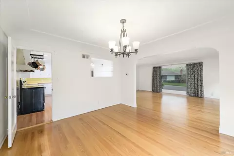 1361 Mariposa St, Vallejo, CA 94590 photo 11