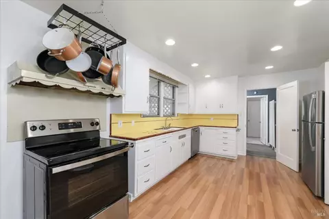 1361 Mariposa St, Vallejo, CA 94590 photo 13