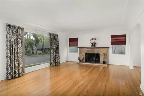 1361 Mariposa St, Vallejo, CA 94590 photo 6