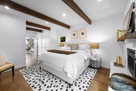 Bedroom - 33 Wray Ave, Sausalito, CA 94965 photo 6 of 10