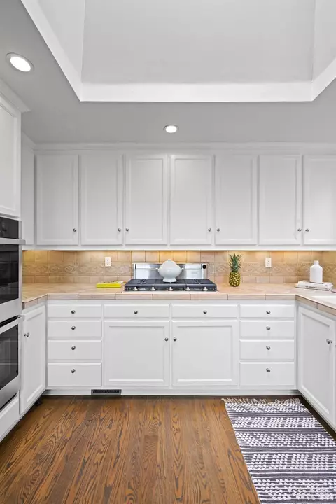 Kitchen - 33 Wray Ave, Sausalito, CA 94965 photo 4 of 8