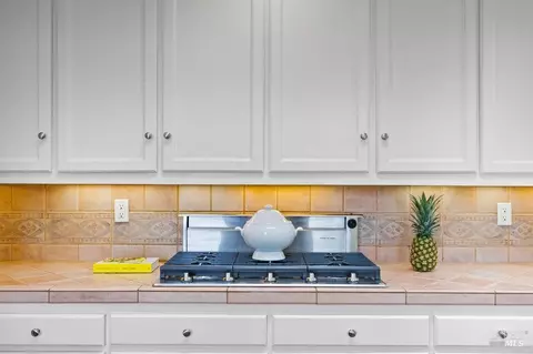 Kitchen - 33 Wray Ave, Sausalito, CA 94965 photo 3 of 8