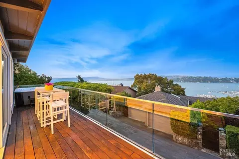 Exterior - 33 Wray Ave, Sausalito, CA 94965 photo 4 of 25