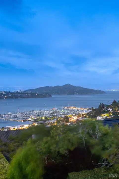 View/Area - 33 Wray Ave, Sausalito, CA 94965 photo 5 of 19