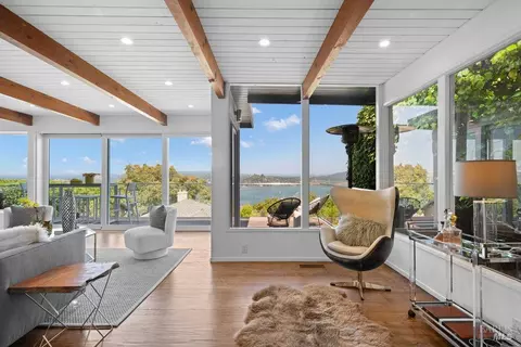 Living - 33 Wray Ave, Sausalito, CA 94965 photo 4 of 11