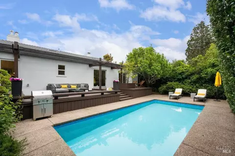 Exterior - 33 Wray Ave, Sausalito, CA 94965 photo 14 of 25