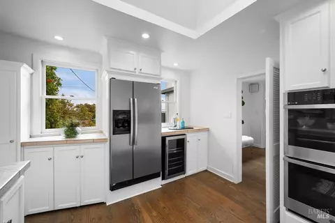Kitchen - 33 Wray Ave, Sausalito, CA 94965 photo 8 of 8