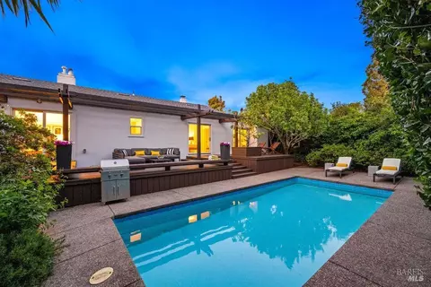 Exterior - 33 Wray Ave, Sausalito, CA 94965 photo 15 of 25