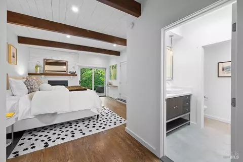 Bedroom - 33 Wray Ave, Sausalito, CA 94965 photo 1 of 10