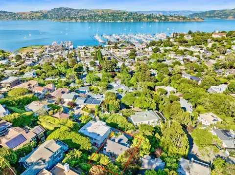 View/Area - 81 Cazneau Ave, Sausalito, CA 94965 photo 4 of 15