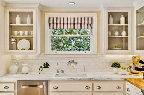 Kitchen - 81 Cazneau Ave, Sausalito, CA 94965 photo 7 of 8
