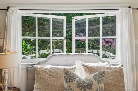 Bedroom - 81 Cazneau Ave, Sausalito, CA 94965 photo 6 of 13