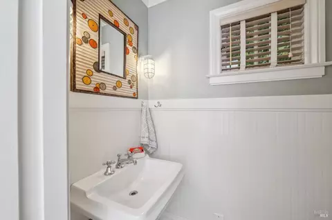Bath - 81 Cazneau Ave, Sausalito, CA 94965 photo 5 of 6