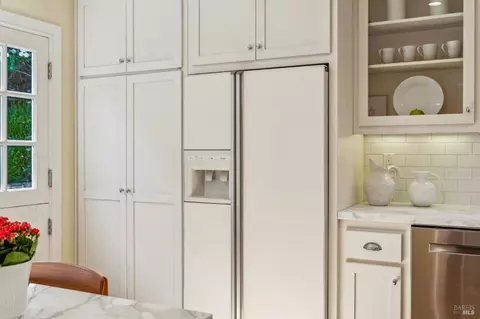 Kitchen - 81 Cazneau Ave, Sausalito, CA 94965 photo 4 of 8
