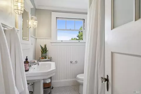 Bath - 81 Cazneau Ave, Sausalito, CA 94965 photo 6 of 6