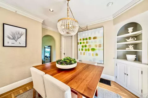 Dining - 81 Cazneau Ave, Sausalito, CA 94965 photo 3 of 5