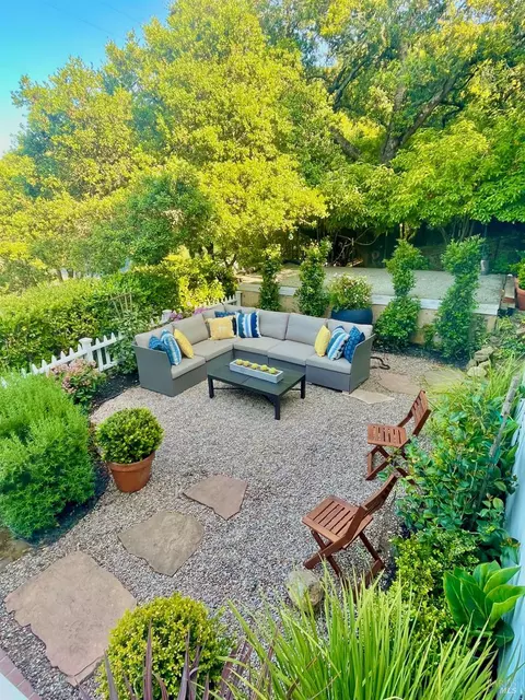 Exterior - 81 Cazneau Ave, Sausalito, CA 94965 photo 9 of 24