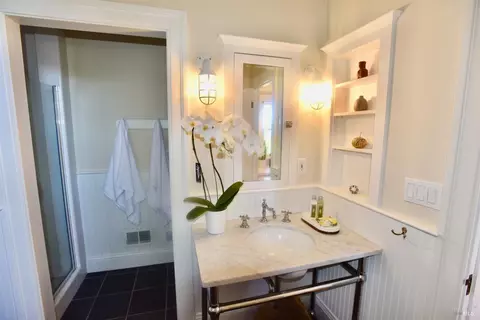 Bath - 81 Cazneau Ave, Sausalito, CA 94965 photo 4 of 6