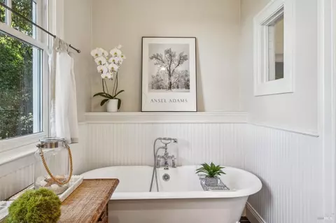 Bath - 81 Cazneau Ave, Sausalito, CA 94965 photo 2 of 6