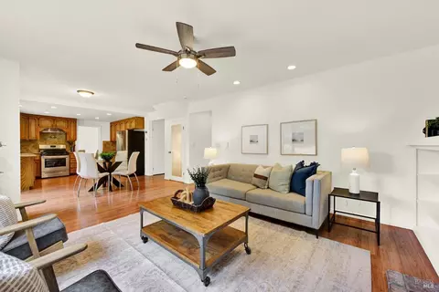 Living - 1649 Foothill Pl, Fairfield, CA 94534 photo 5 of 6