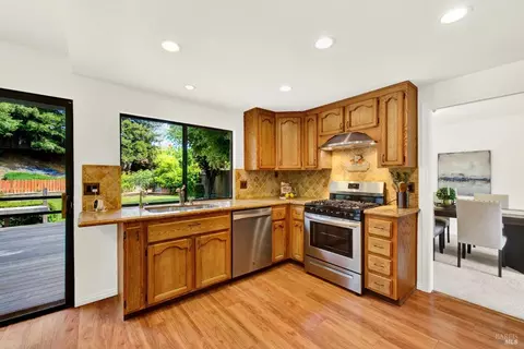 Kitchen - 1649 Foothill Pl, Fairfield, CA 94534 photo 3 of 5