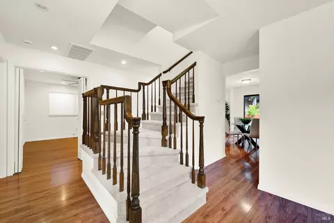 Entry Way - 1649 Foothill Pl, Fairfield, CA 94534 photo 4 of 5