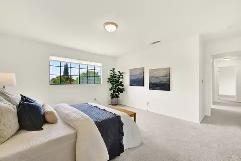 Bedroom - 1649 Foothill Pl, Fairfield, CA 94534 photo 4 of 12