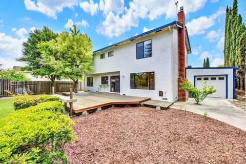 Exterior - 1649 Foothill Pl, Fairfield, CA 94534 photo 10 of 15