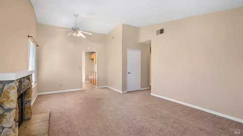 169 Persimmon Cir, Vacaville, CA 95687 photo 4
