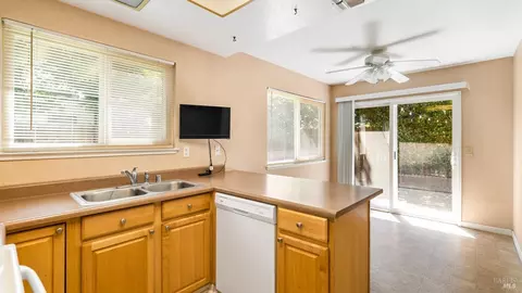 169 Persimmon Cir, Vacaville, CA 95687 photo 8