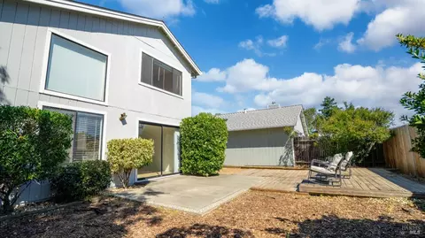 Exterior - 719 Sage Ct, Vacaville, CA 95687 photo 6 of 9