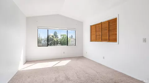 Bedroom - 719 Sage Ct, Vacaville, CA 95687 photo 2 of 7