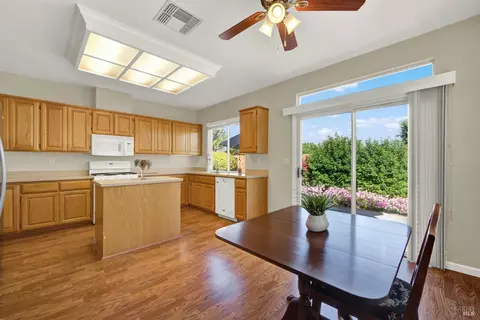 374 Bartlett Ln, Vacaville, CA 95687 photo 20