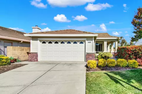 374 Bartlett Ln, Vacaville, CA 95687