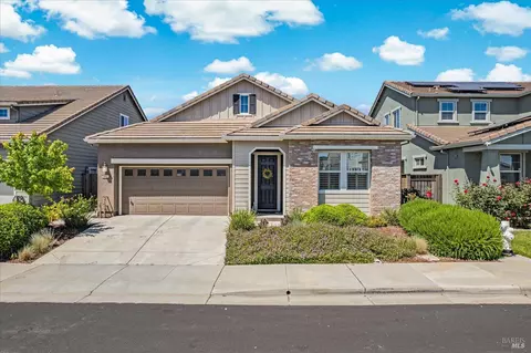 1080 Columbia Dr, Dixon, CA 95620