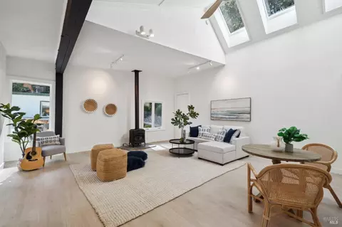 Living - 7 Upper Ridgeway Ave, Fairfax, CA 94930 photo 3 of 4