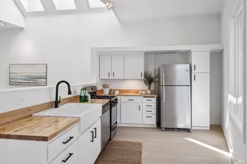Kitchen - 7 Upper Ridgeway Ave, Fairfax, CA 94930 photo 7 of 9