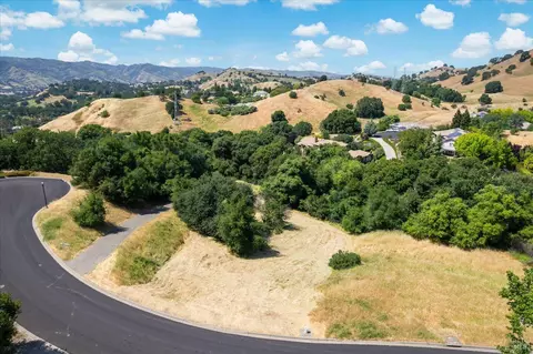 2018 Pinecrest Ct, Vacaville, CA 95688
