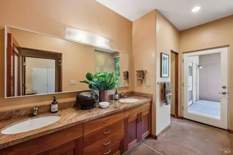 Bath - 1 Dover Rd, Inverness, CA 94937 photo 2 of 2