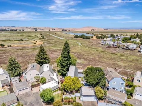 2541 Topaz Dr, Novato, CA 94945