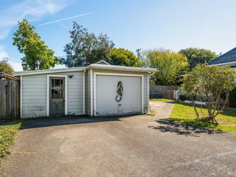 Exterior - 822 E Laurel St, Fort Bragg, CA 95437 photo 6 of 7