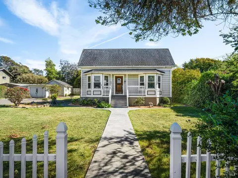 Exterior - 822 E Laurel St, Fort Bragg, CA 95437 photo 3 of 7