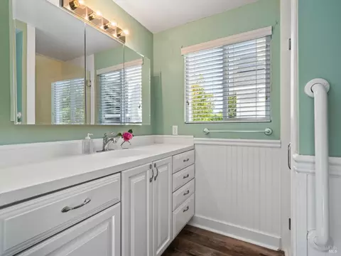 Bath - 822 E Laurel St, Fort Bragg, CA 95437 photo 1 of 4