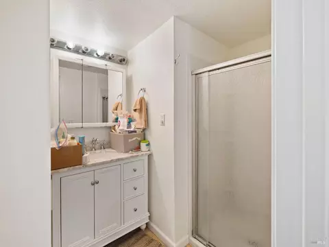 Bath - 822 E Laurel St, Fort Bragg, CA 95437 photo 4 of 4