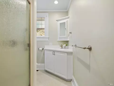 Bath - 822 E Laurel St, Fort Bragg, CA 95437 photo 3 of 4