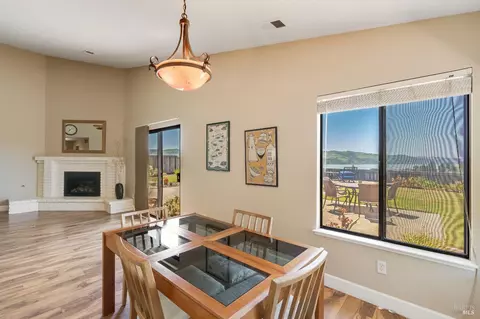 Dining - 844 Corrigan Ct, Benicia, CA 94510 photo 2 of 2