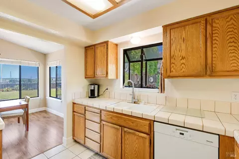 Kitchen - 844 Corrigan Ct, Benicia, CA 94510 photo 2 of 3